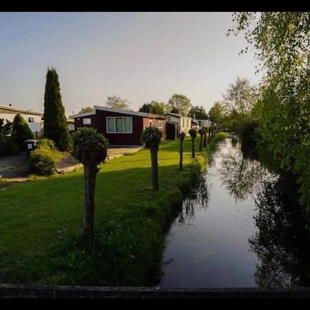 Cozy Chalet In Opmeer Near Amsterdam And Beach 외부 사진