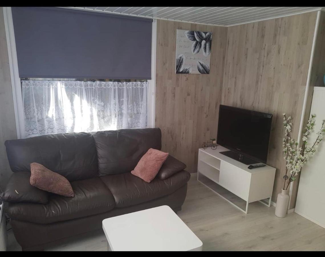 Cozy Chalet In Opmeer Near Amsterdam And Beach 외부 사진